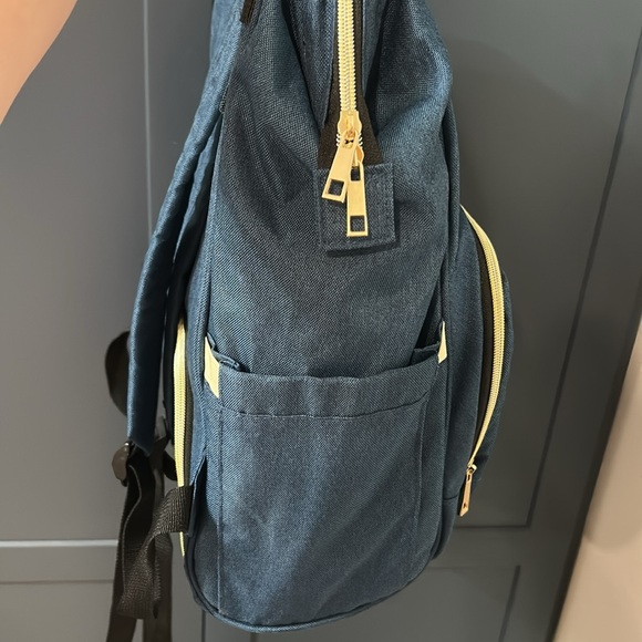 AFBP Breast Pump / Diaper Bag With Cooler NAVY Excellent Condition! - Picture 8 of 9